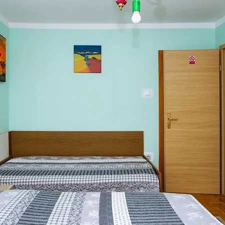 Jorsi With Mountain View *