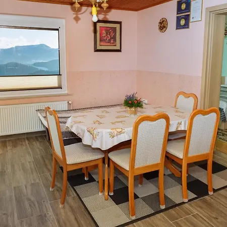 Jorsi With Mountain View דירה