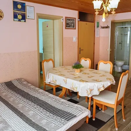 Jorsi With Mountain View Apartment *