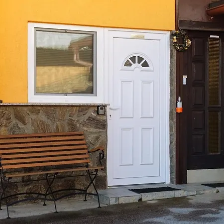 Jorsi With Mountain View *