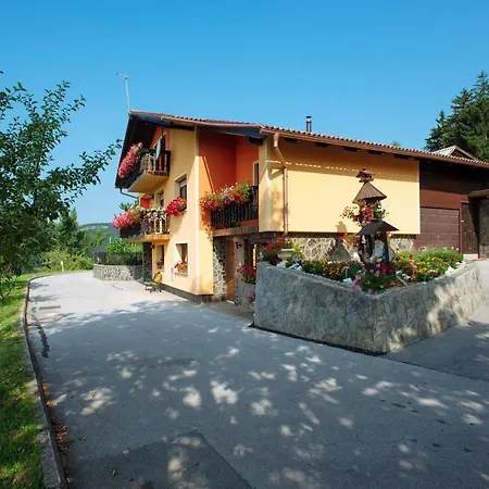 Apartamento Jorsi With Mountain View Zreče
