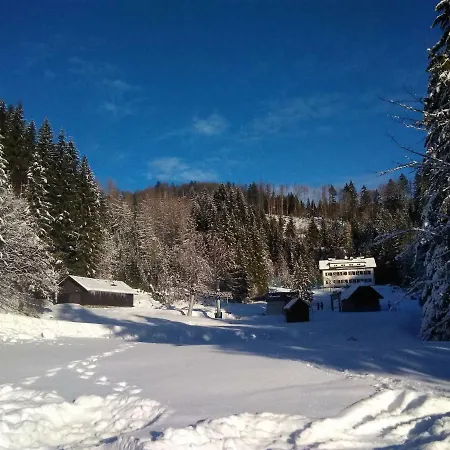 Jorsi With Mountain View Apartman *