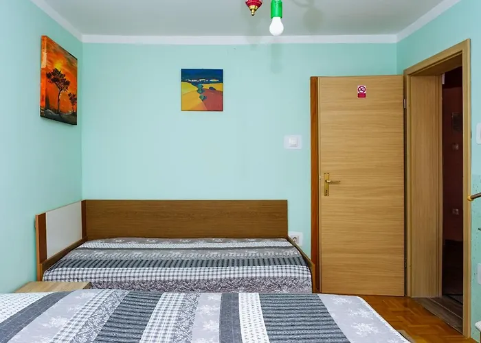 Jorsi With Mountain View *