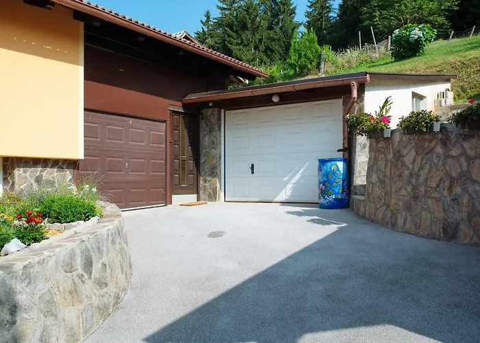 Jorsi With Mountain View Apartment *