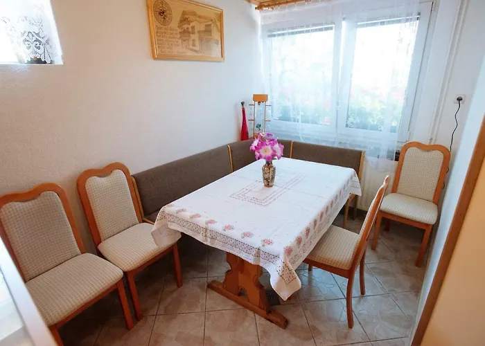 Jorsi With Mountain View شقة